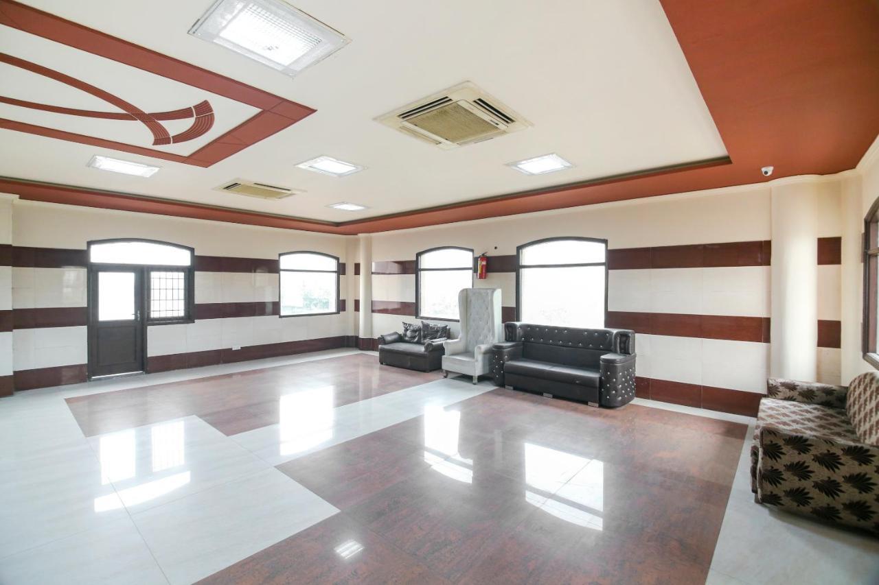 Capital O 68148 Hotel Shree Jee Palace Газиабад Экстерьер фото