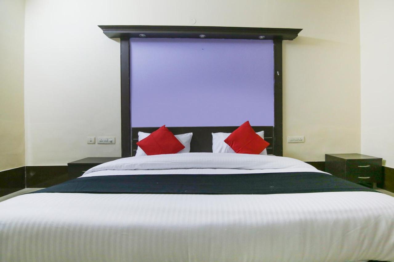 Capital O 68148 Hotel Shree Jee Palace Газиабад Экстерьер фото