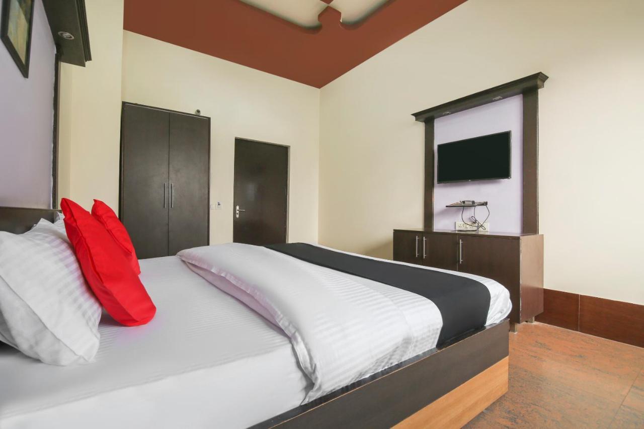 Capital O 68148 Hotel Shree Jee Palace Газиабад Экстерьер фото