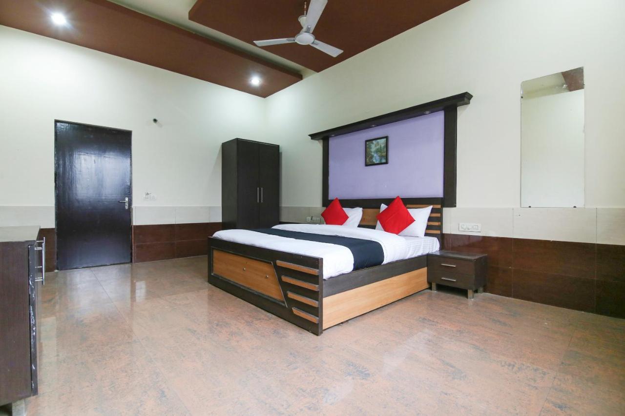 Capital O 68148 Hotel Shree Jee Palace Газиабад Экстерьер фото